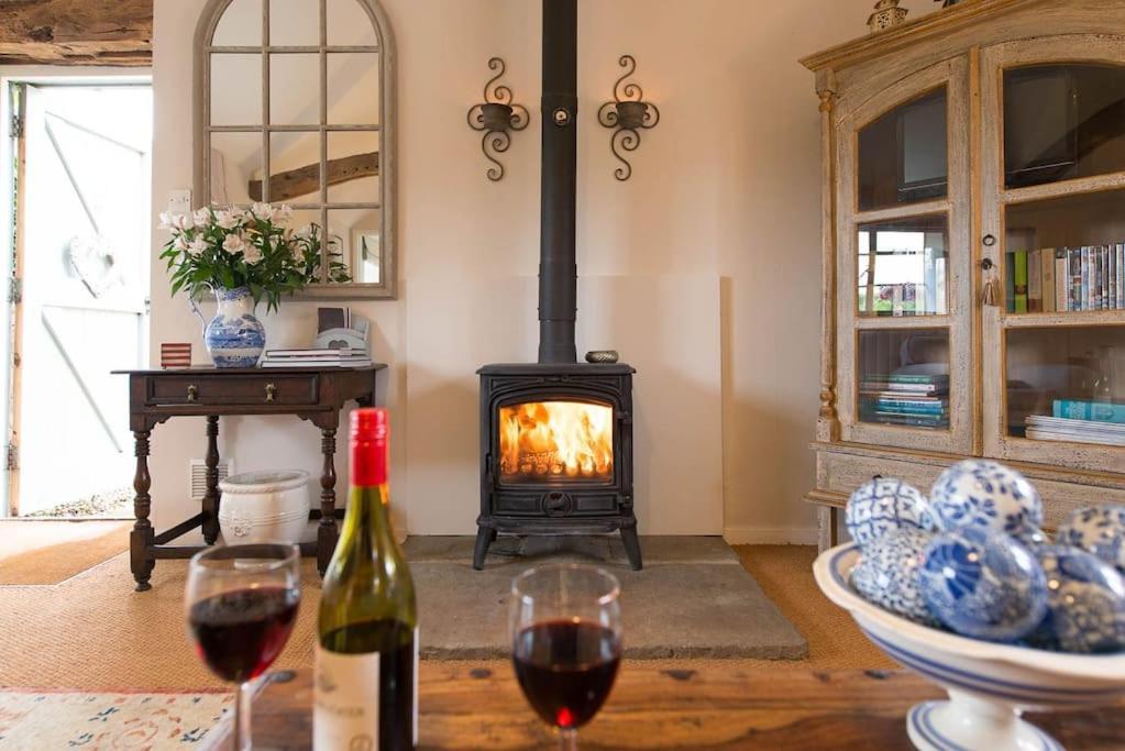 The Stables, Relax In 5 Star Style And Comfort With Lovely Walks All Around Maplestead Exterior foto