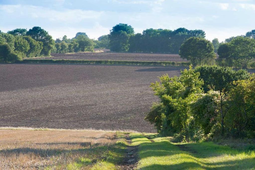 The Stables, Relax In 5 Star Style And Comfort With Lovely Walks All Around Maplestead Exterior foto